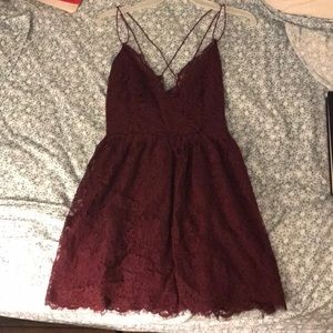Tobi lace dress - maroon